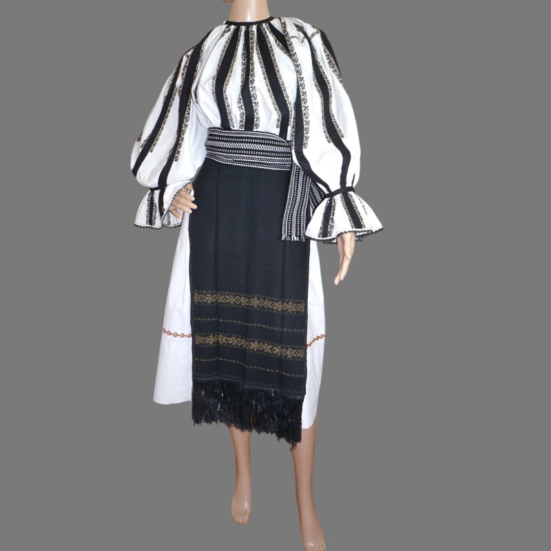 Rare Traditional Romanian Folk Costume from Sibiu–Valcea Region – Hand‑Embroidered Romanian Blouse with Skirt, Aprons & New Belt Rare Traditional Romanian Folk Costume from Sibiu–Valcea Region – Hand‑Embroidered Romanian Blouse with Skirt, Aprons & New Belt