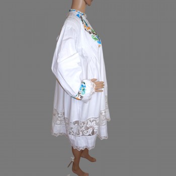 Blusa Tradicional Rumana Vintage con Bordado de Cuentas – Más de 50 Años de Antigüedad