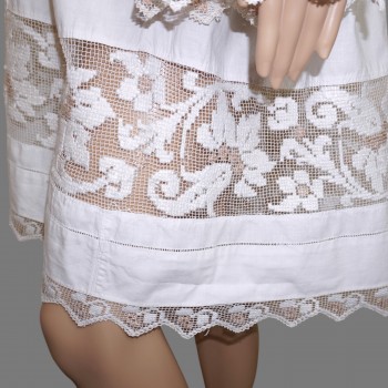 Blusa Rumana Auténtica con Encaje de Red y Adornos de Cuentas de Mureș, Transilvania