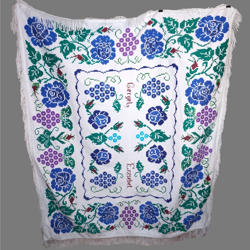 Vintage handbroderad duk från centrala Transsylvanien – 1960–70-talet Vintage handbroderad duk från centrala Transsylvanien – 1960–70-talet